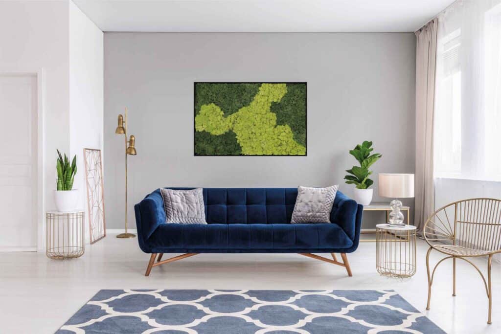 bigger moss frame in living room